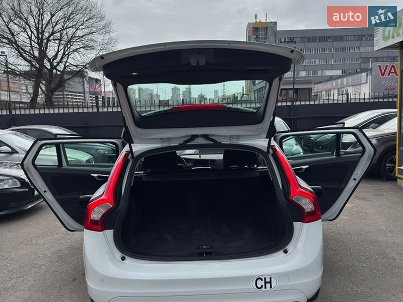 Универсал Volvo V60 2013 в Киеве фото 25 Универсал Volvo V60 2013 в Киеве