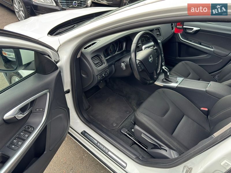 Универсал Volvo V60 2013 в Киеве фото 29 Универсал Volvo V60 2013 в Киеве