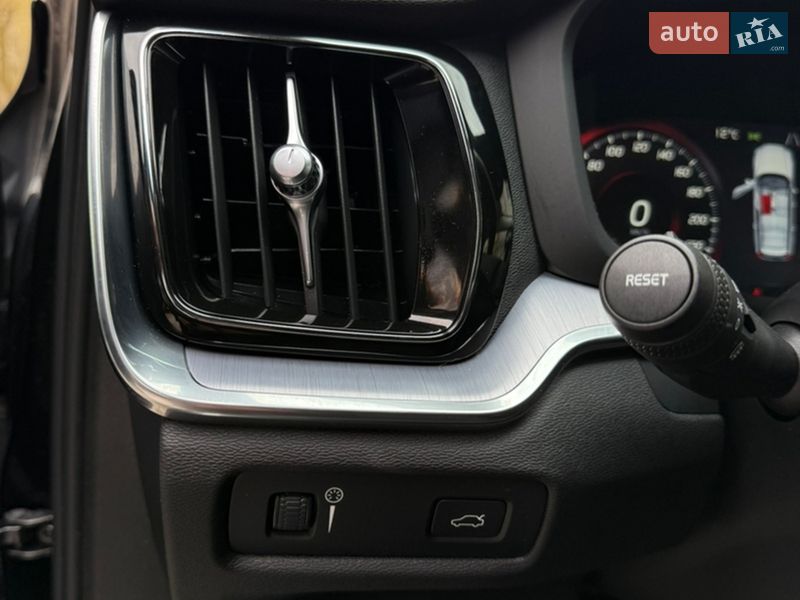 Универсал Volvo V60 2020 в Тернополе фото 50 Универсал Volvo V60 2020 в Тернополе