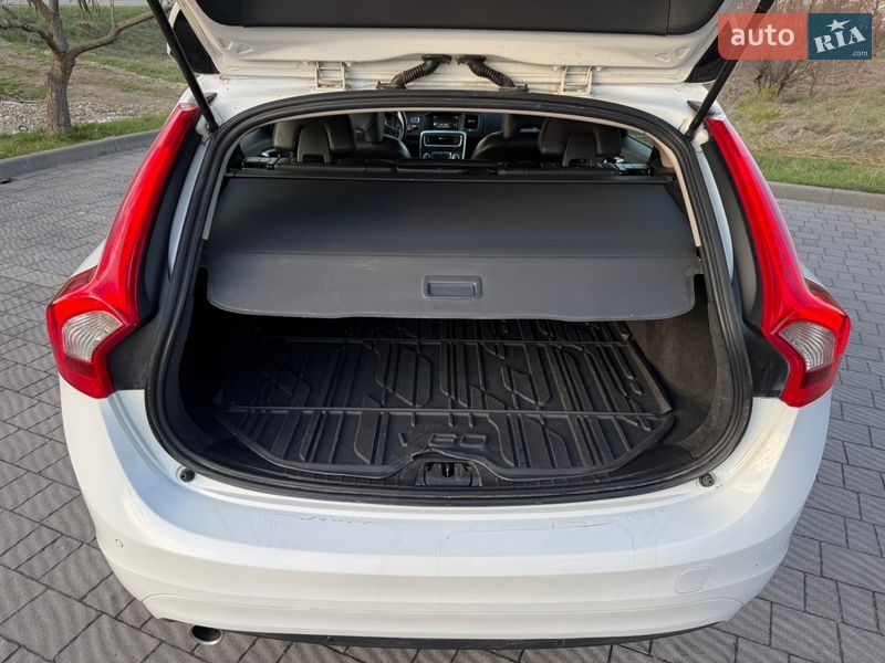 Универсал Volvo V60 2014 в Стрые фото 40 Универсал Volvo V60 2014 в Стрые