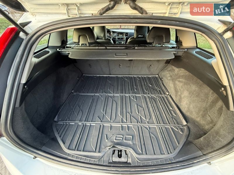 Универсал Volvo V60 2014 в Стрые фото 41 Универсал Volvo V60 2014 в Стрые