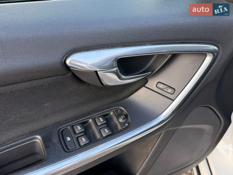 Универсал Volvo V60 2014 в Стрые фото 46 Универсал Volvo V60 2014 в Стрые