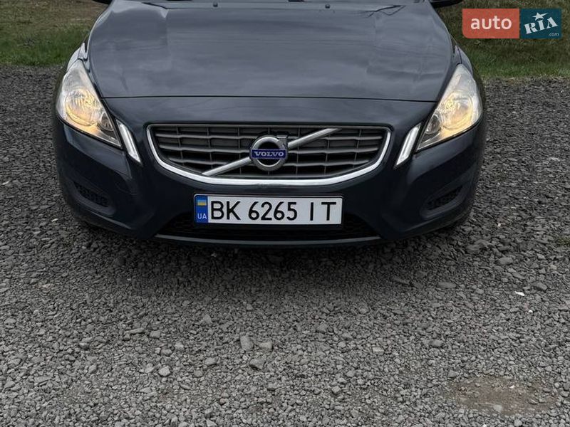 Універсал Volvo V60 2012 в Вараші