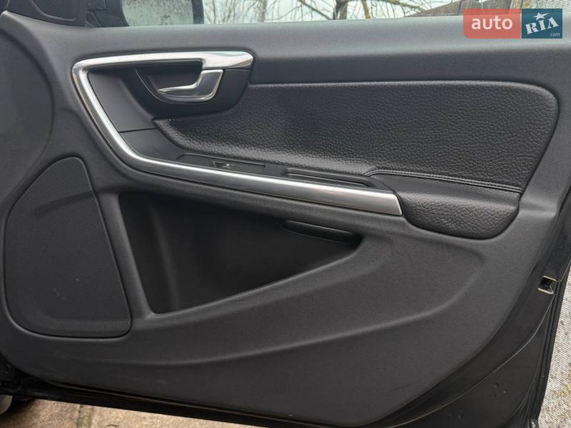 Універсал Volvo V60 2012 в Вараші