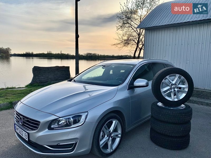 Volvo V60 2016