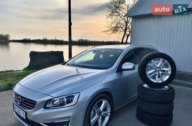 VOLVO V60 2016