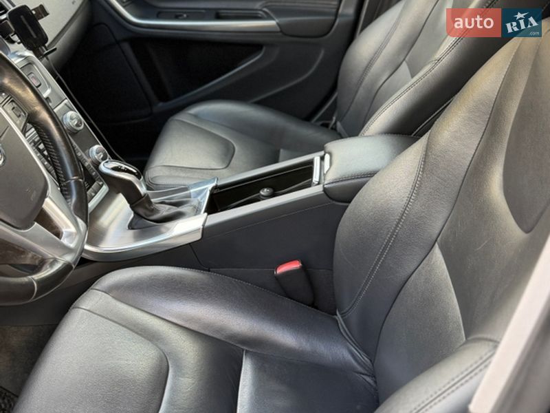 Універсал Volvo V60 2014 в Щасливе