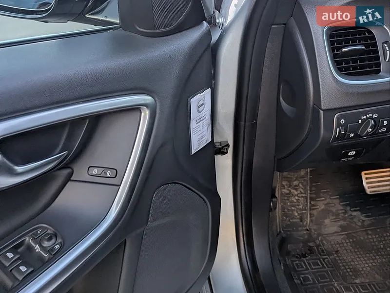 Volvo V60 2014 VIN YV1GWAA50F1224512 фото оголошення 38 з 126