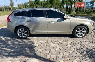 Универсал Volvo V60 2016 в Смеле