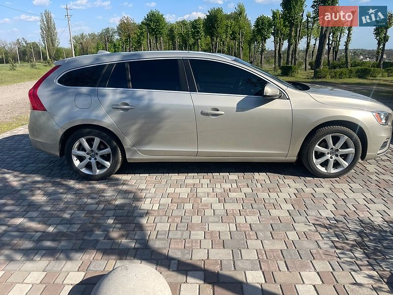 Универсал Volvo V60 2016 в Смеле