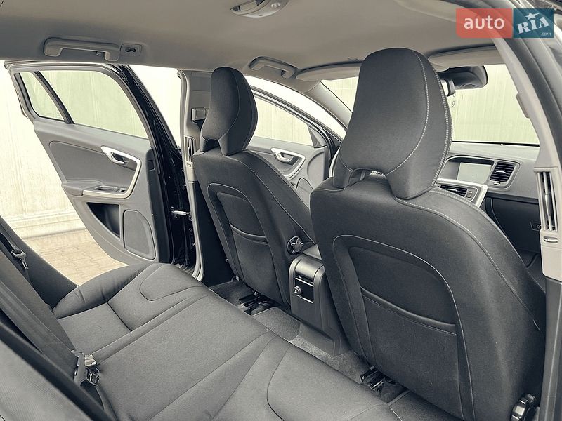Универсал Volvo V60 2015 в Луцке