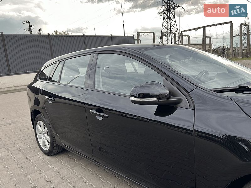 Универсал Volvo V60 2015 в Луцке