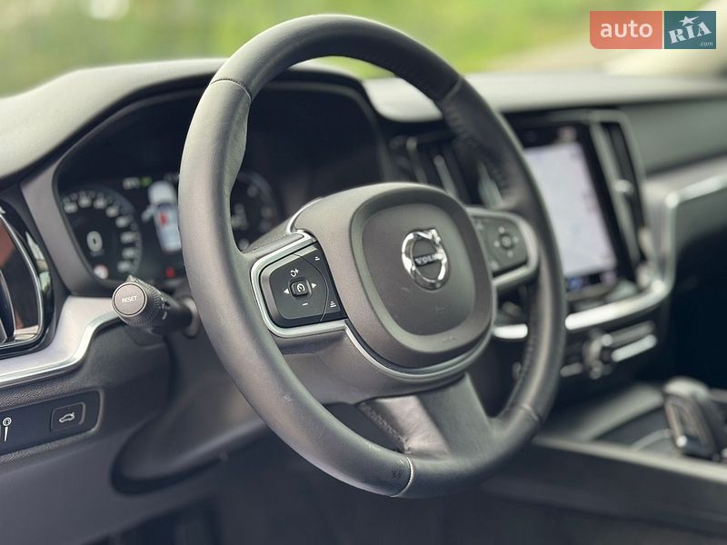 Универсал Volvo V60 2021 в Трускавце
