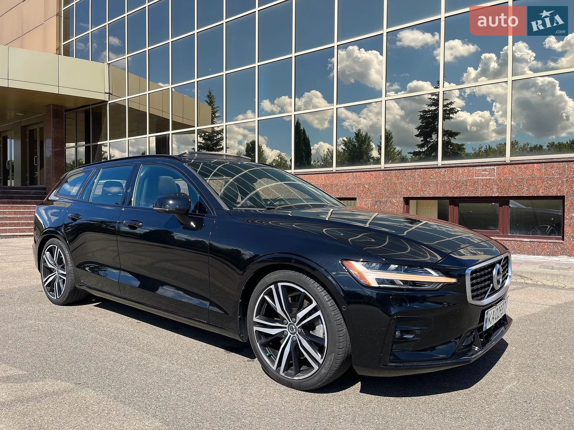 2019 Volvo V60 - мініатюра 10