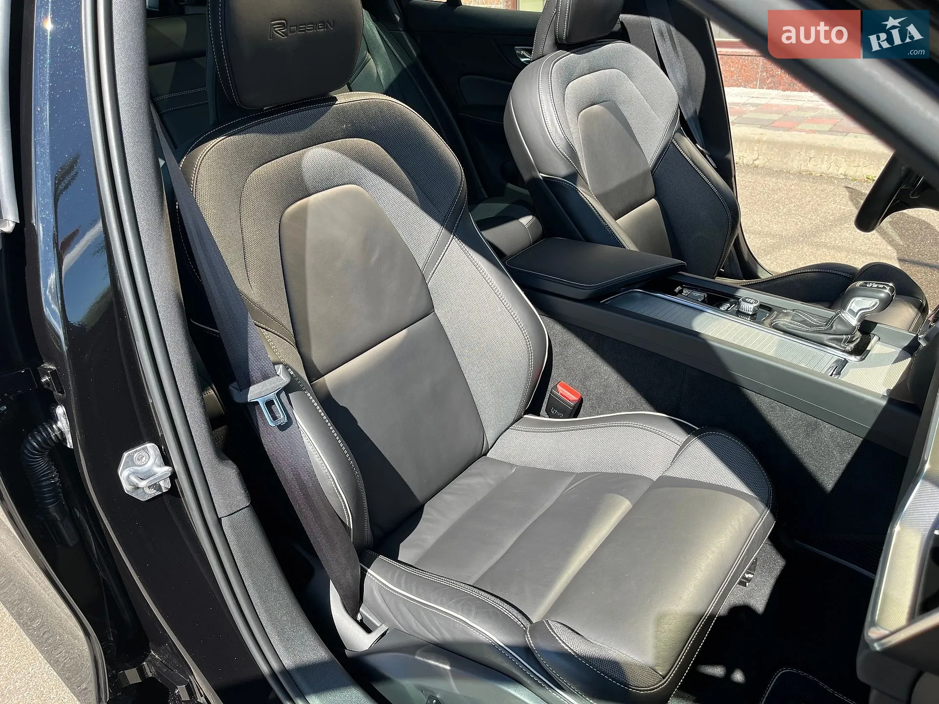 2019 Volvo V60 - мініатюра 17