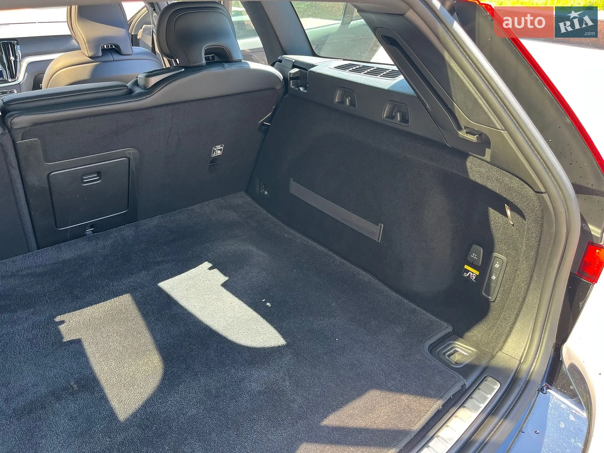 2019 Volvo V60 - мініатюра 32