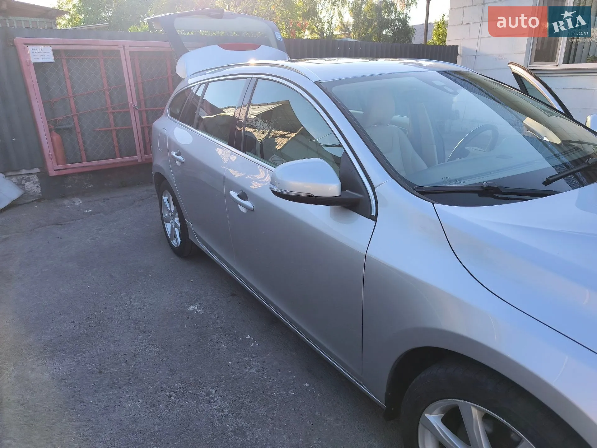 2015 Volvo V60 - мініатюра 9