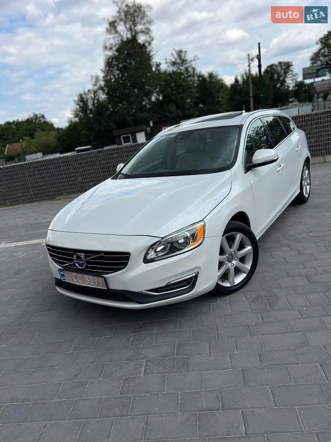 2017 Volvo V60 - мініатюра 2