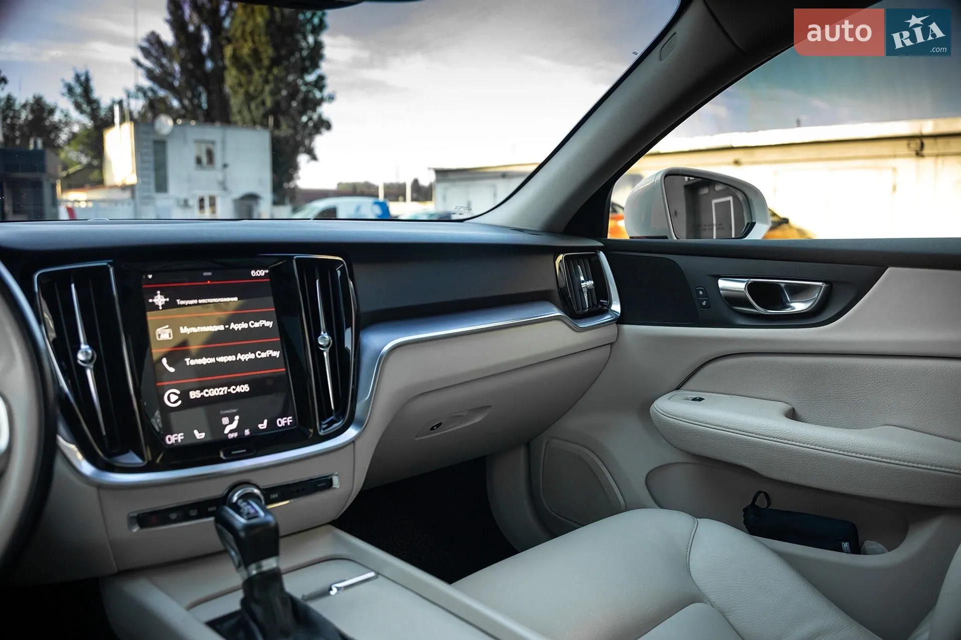 2019 Volvo V60 - мініатюра 26