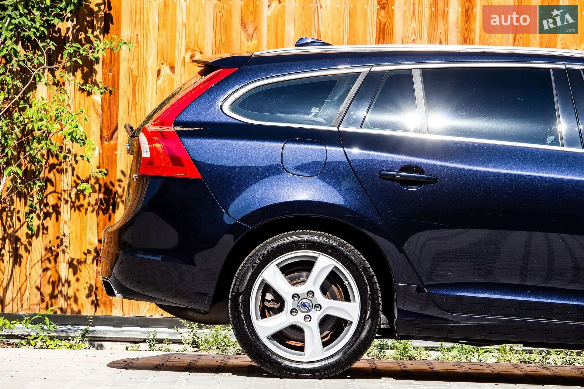2015 Volvo V60 - мініатюра 15