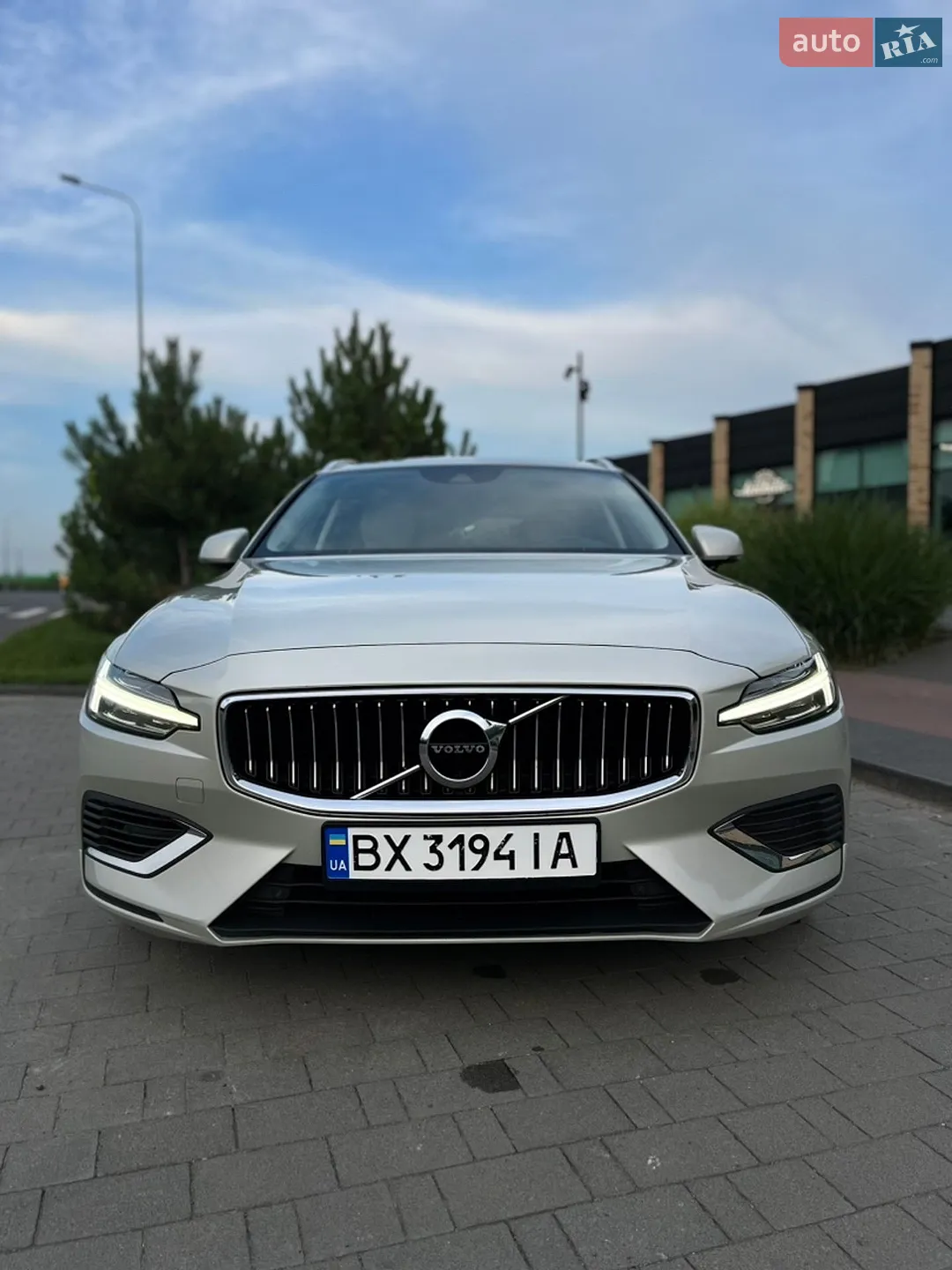 2020 Volvo V60 - фото 1