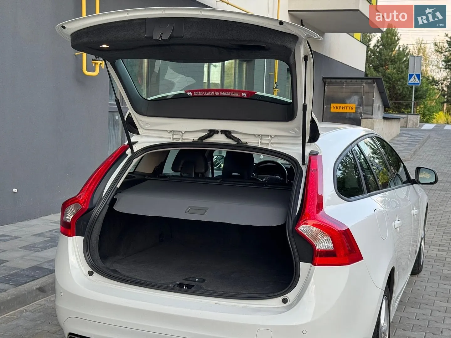 2015 Volvo V60 - мініатюра 15