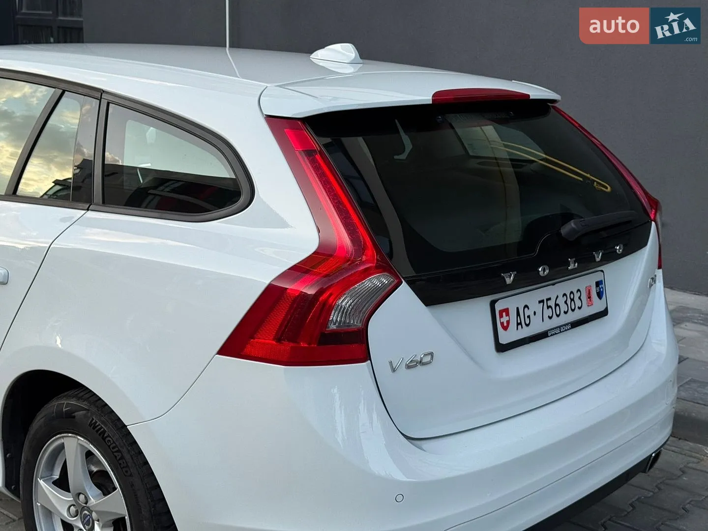 2015 Volvo V60 - мініатюра 13