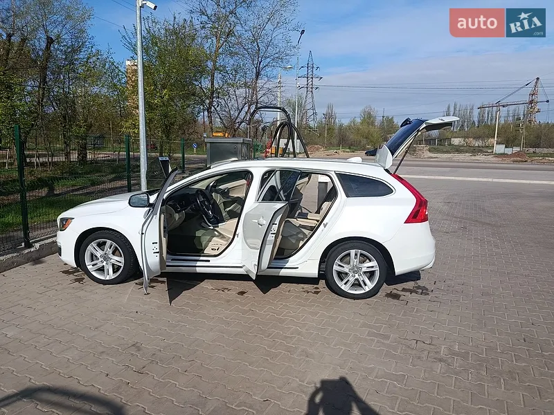 Volvo V60 2014