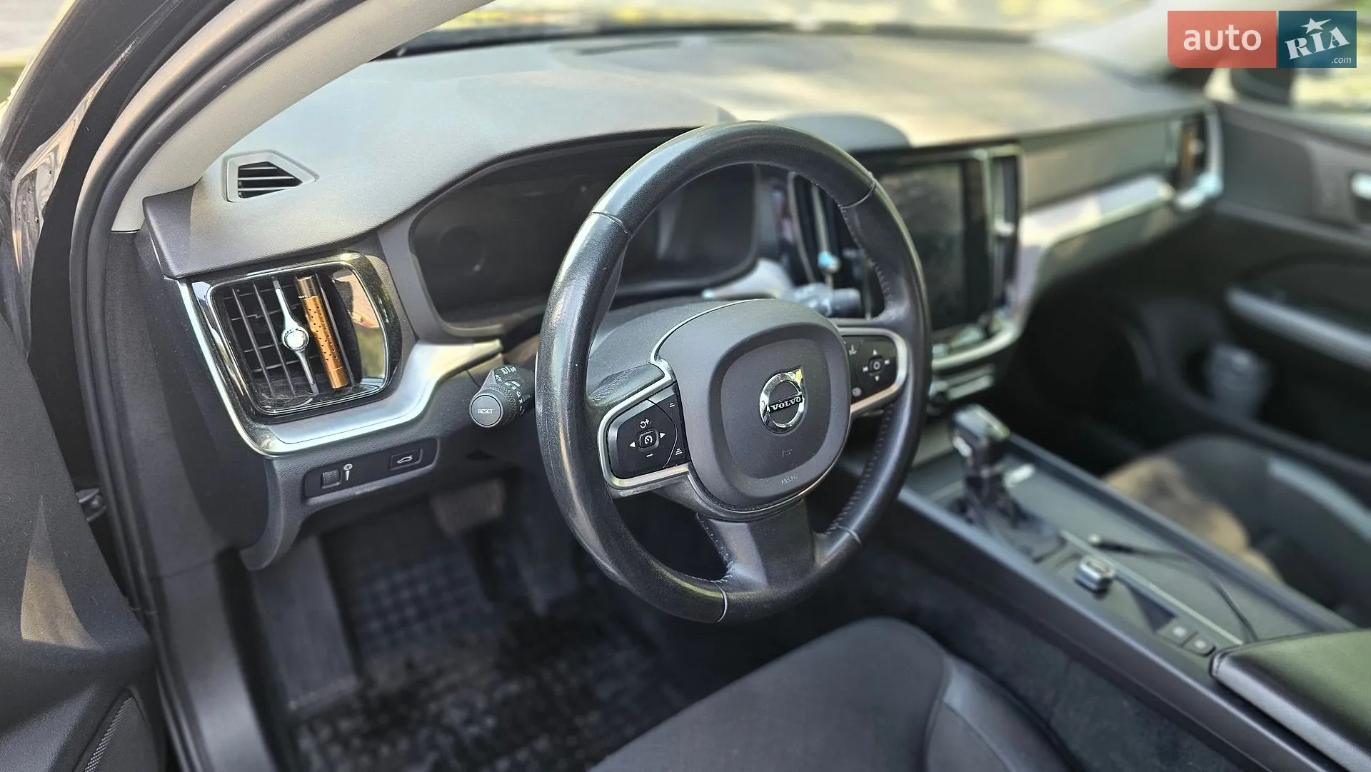 2019 Volvo V60 - мініатюра 15