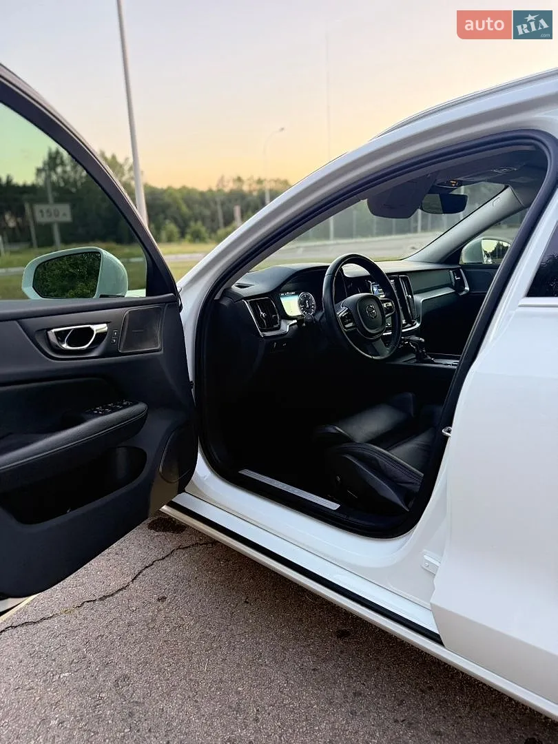 2019 Volvo V60 - мініатюра 39