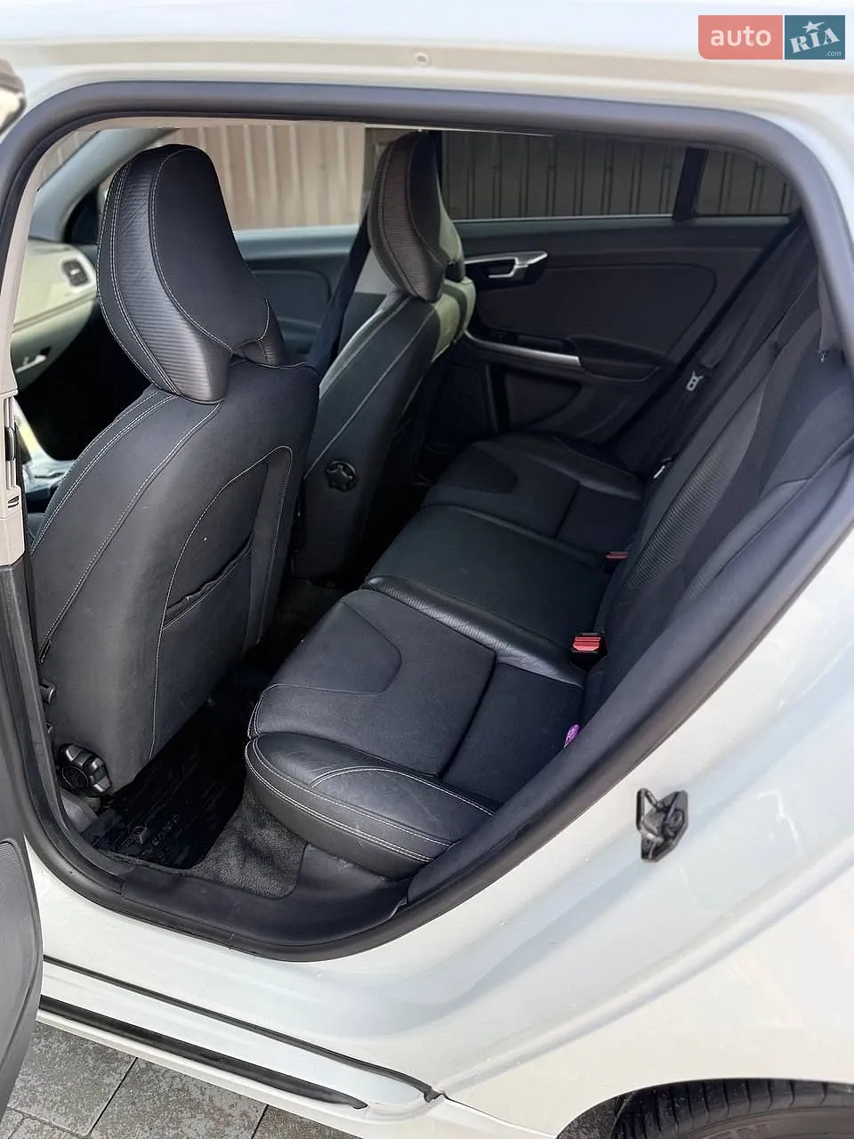 2010 Volvo V60 - мініатюра 7