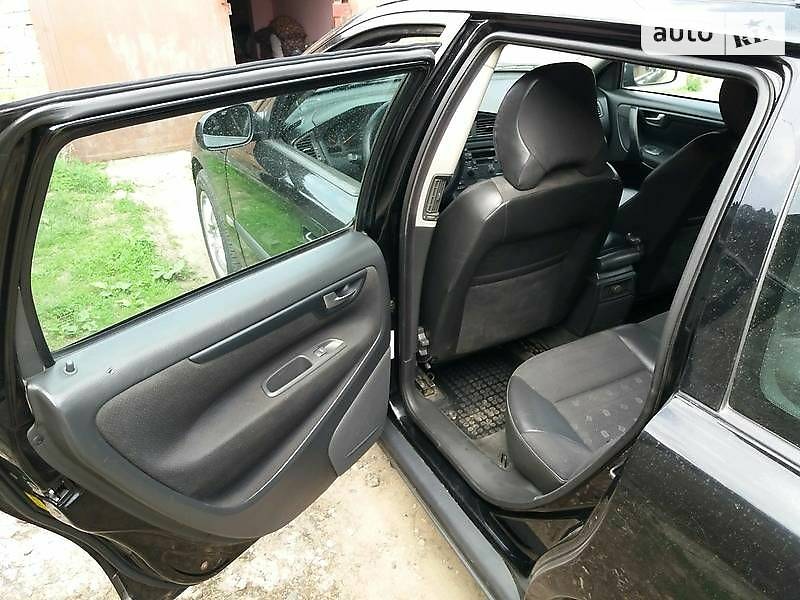 Універсал Volvo V70 2001 в Ромнах