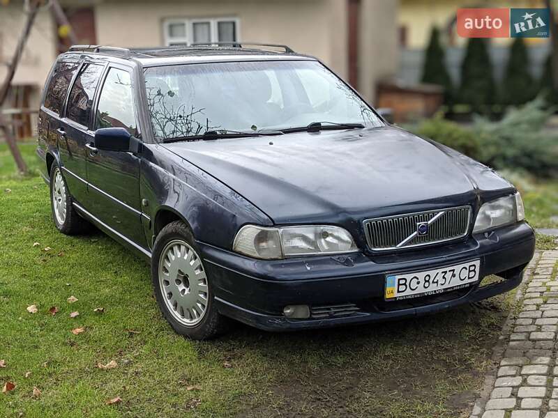 Универсал Volvo V70 1999 в Жовкве