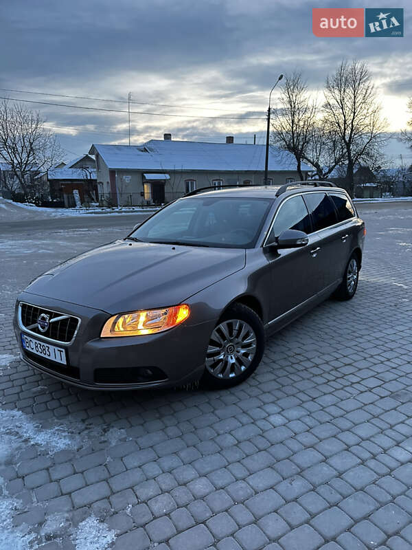 Универсал Volvo V70 2010 в Гусятине