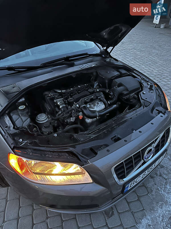 Универсал Volvo V70 2010 в Гусятине