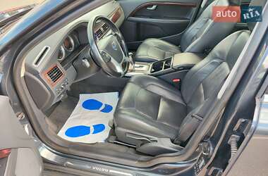 Универсал Volvo V70 2011 в 