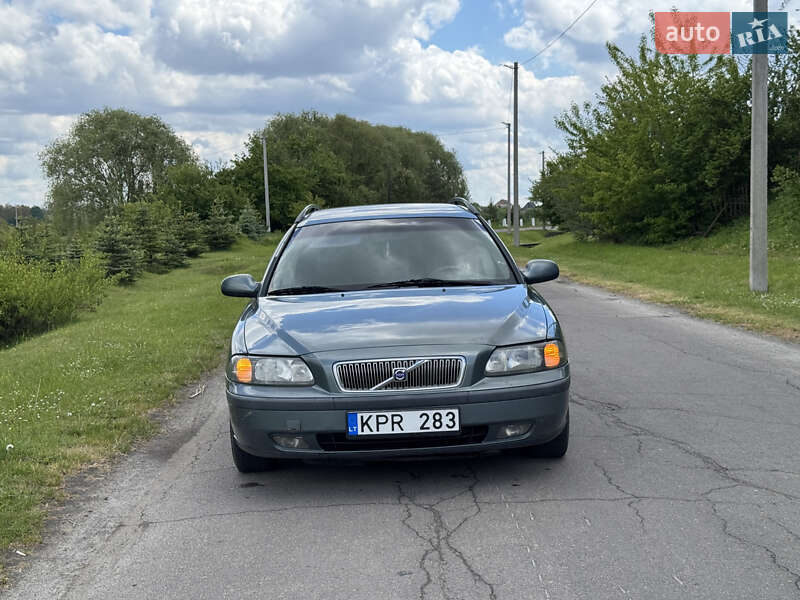 Універсал Volvo V70 2000 в Рівному