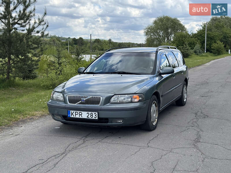 Універсал Volvo V70 2000 в Рівному