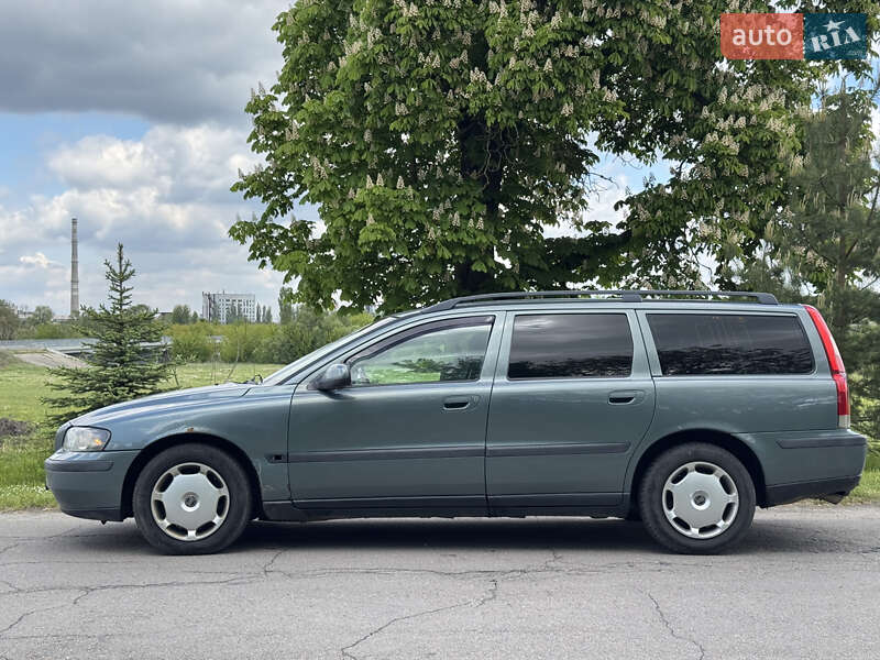 Універсал Volvo V70 2000 в Рівному