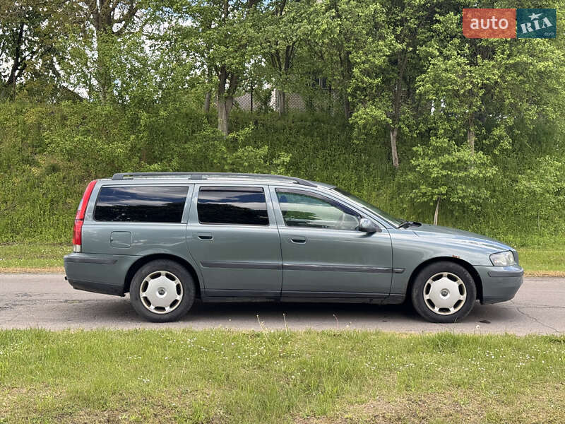 Універсал Volvo V70 2000 в Рівному