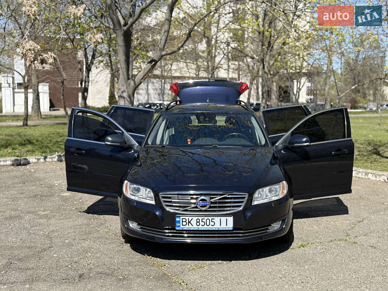 Volvo V70 2015