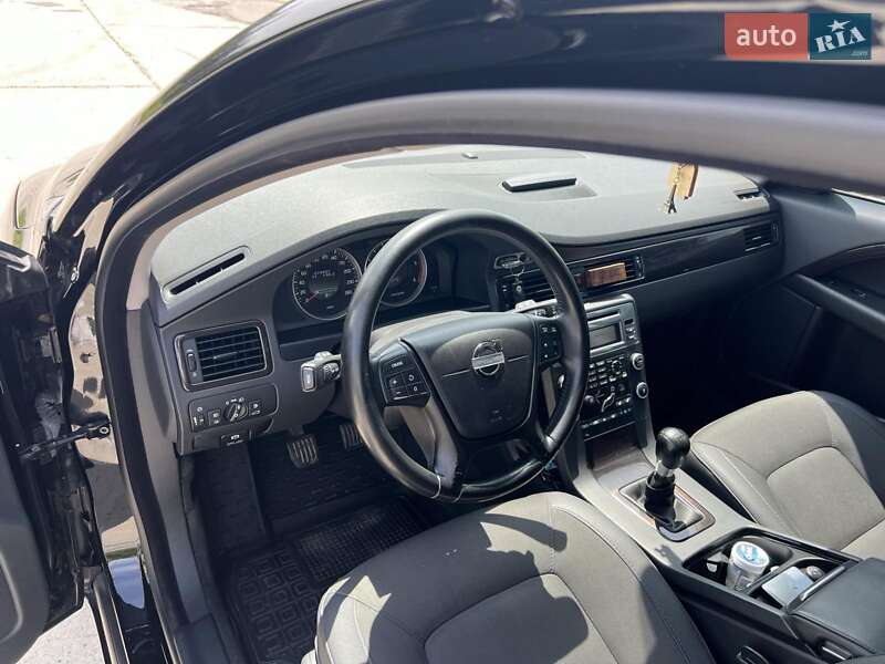 Універсал Volvo V70 2011 в Маневичах