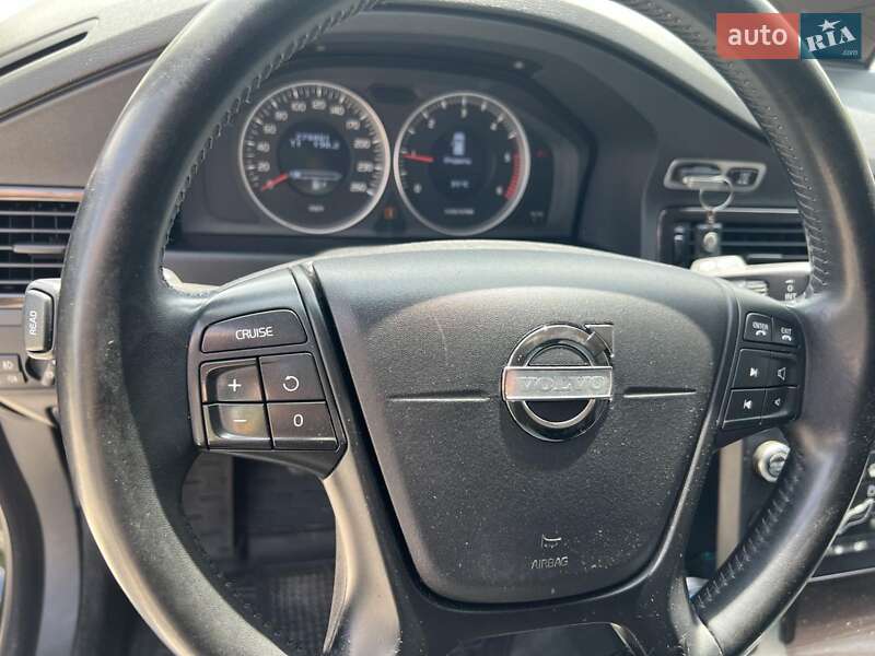 Універсал Volvo V70 2011 в Маневичах