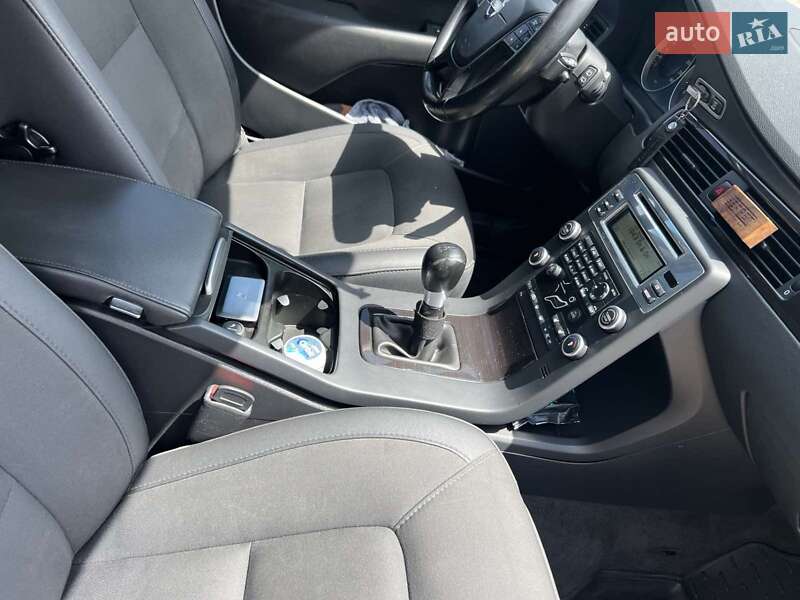 Універсал Volvo V70 2011 в Маневичах