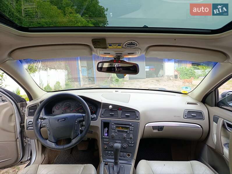 Універсал Volvo V70 2001 в Гадячі