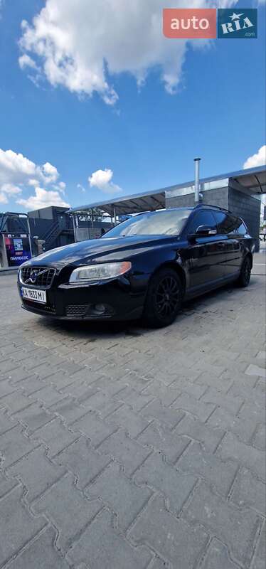 Универсал Volvo V70 2010 в Киеве