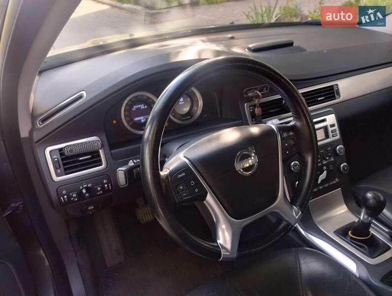 Универсал Volvo V70 2010 в Луцке