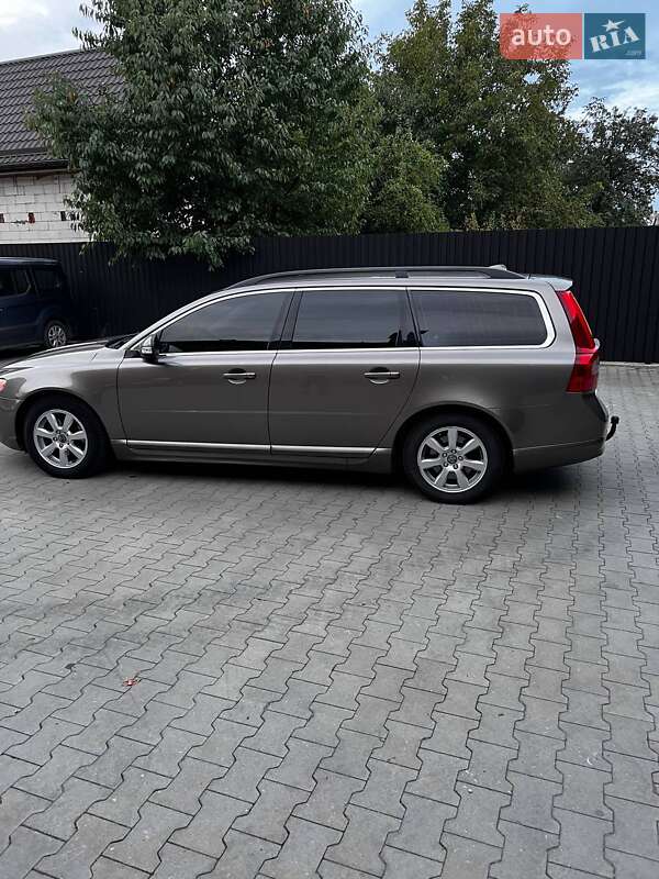 Универсал Volvo V70 2010 в Казатине