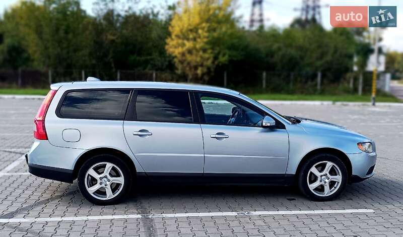 Универсал Volvo V70 2008 в Черновцах