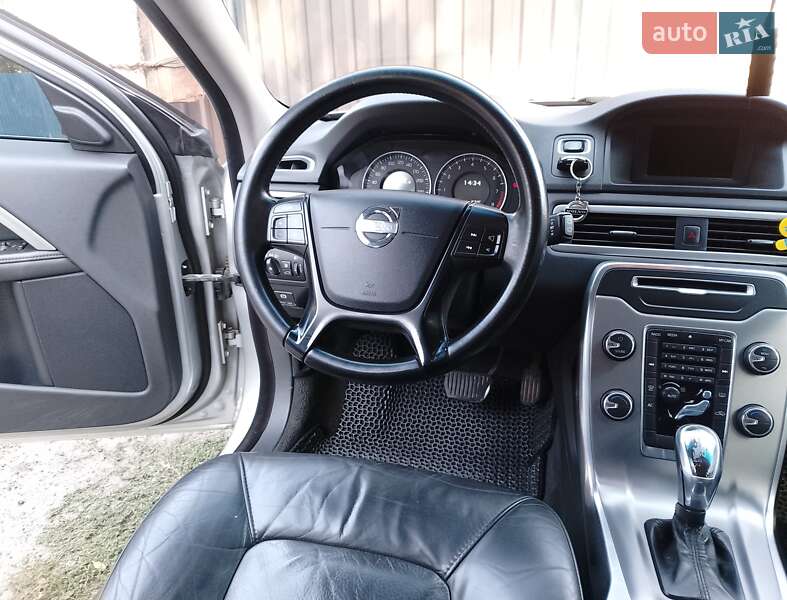 Універсал Volvo V70 2013 в Вінниці